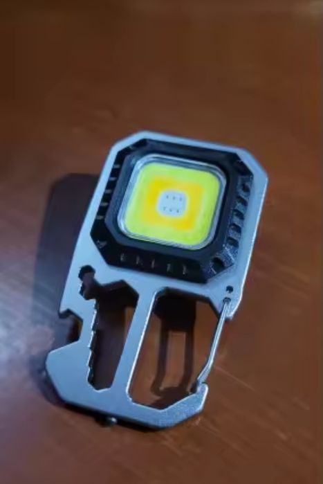 Ліхтарик світлодіодний, дуже яскравий