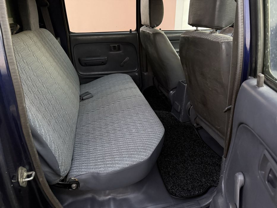 Toyota Hilix 5 lugares