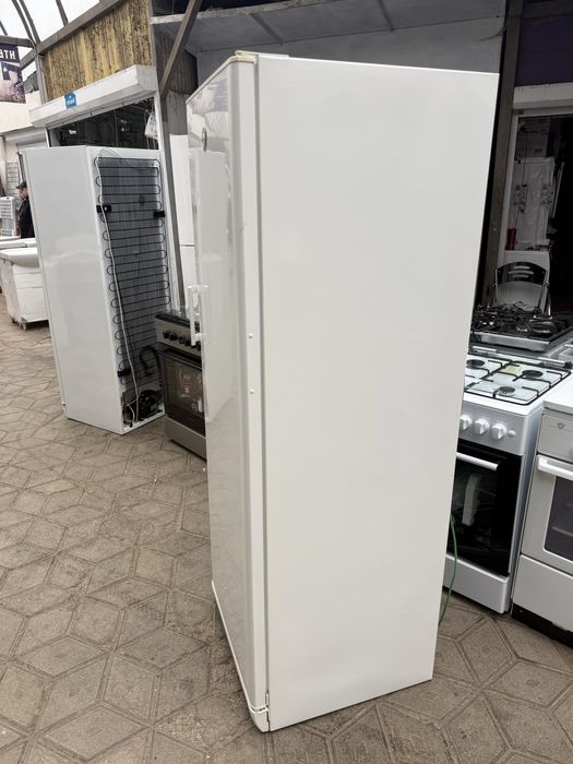 Морозильна камера Elektrolux EU8112C