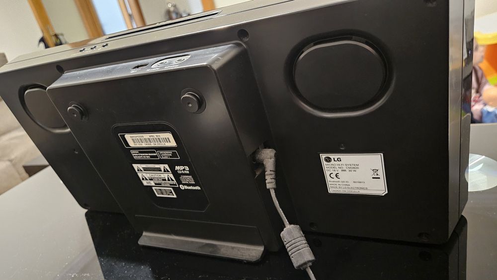 LG - Hi-Fi c/ Dock CM2820