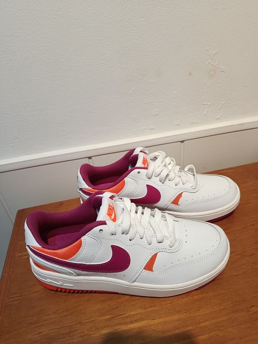 Tênis de Senhora marca Nike