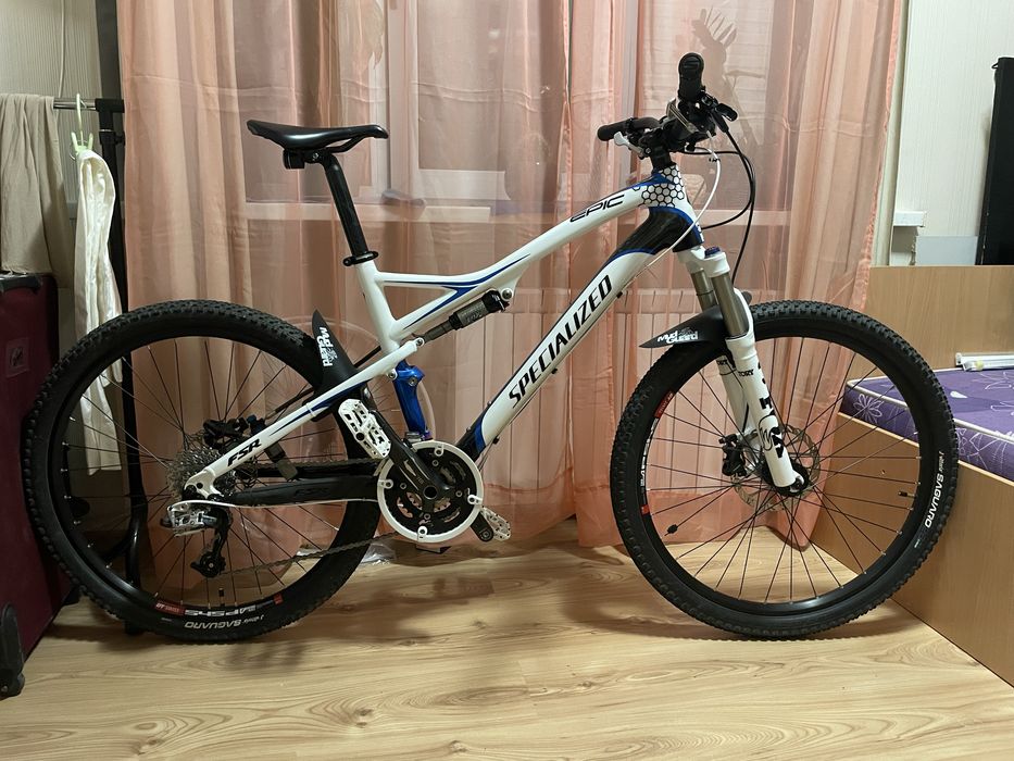 Карбоновий specialized