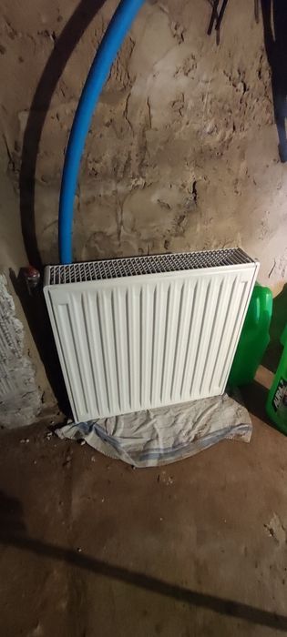 grzejnik dwupanelowy  50x50 cm 50 x 50 De Longhi bdb stan