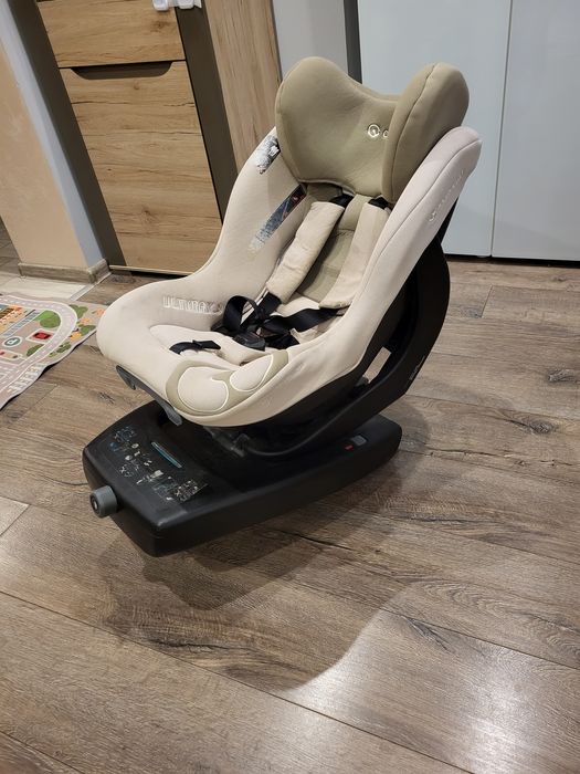 Fotelik z bazą i regulacją kąta nachylenia