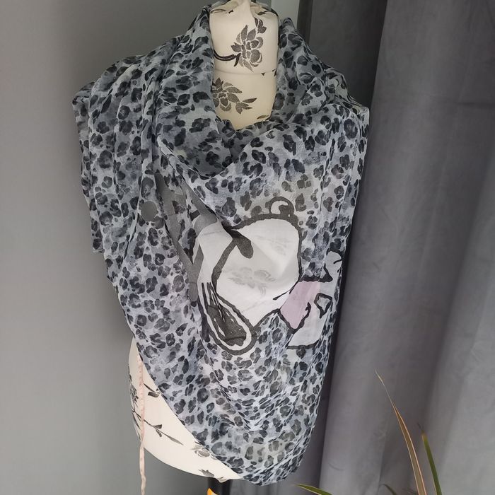 Chusta / szal Codello