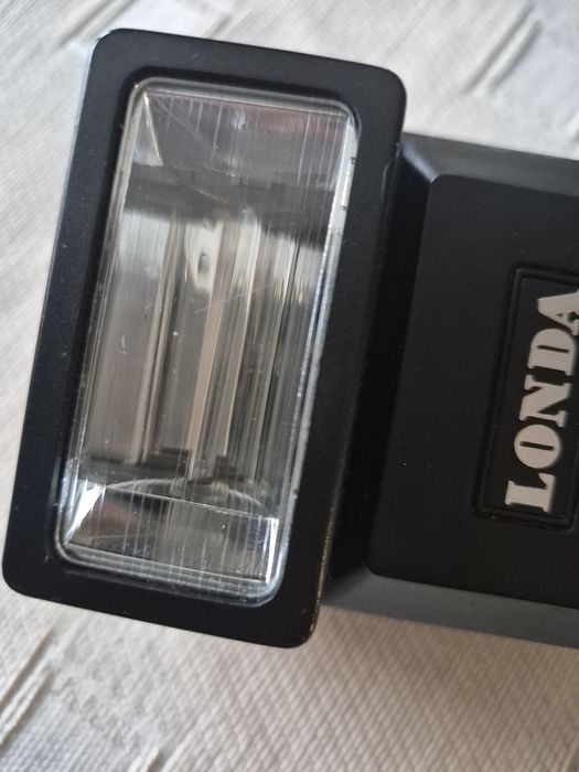 Lampa blyskowa Londa