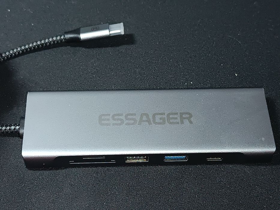 USB-C хаб Essager 8-в-1 з карманом для M.2 SSD