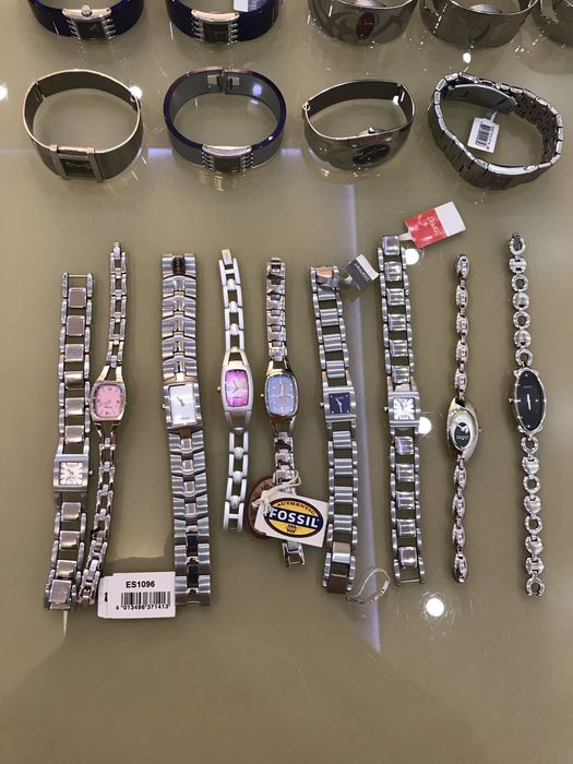 Продам часы женские Fosil
