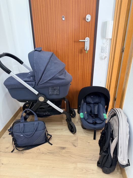 Carrinho alysia chicco com base isofix