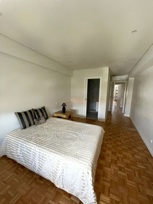 Cama como nova . 1,50x1,85