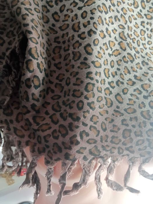 Trójkątna chusta bawełna panterka ombre 195 x 125 cm brąz beż