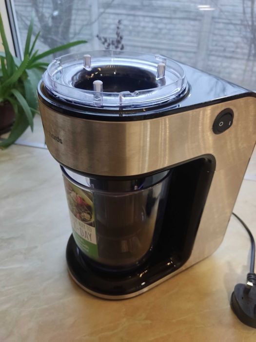 Спіралізатор Morphy Richard Spiralizer ,овочерізка спіральна.