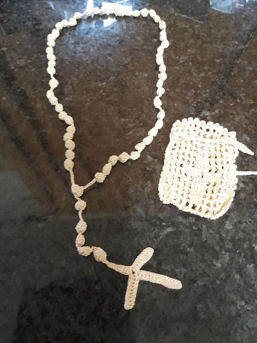 Terço em renda feito à mão