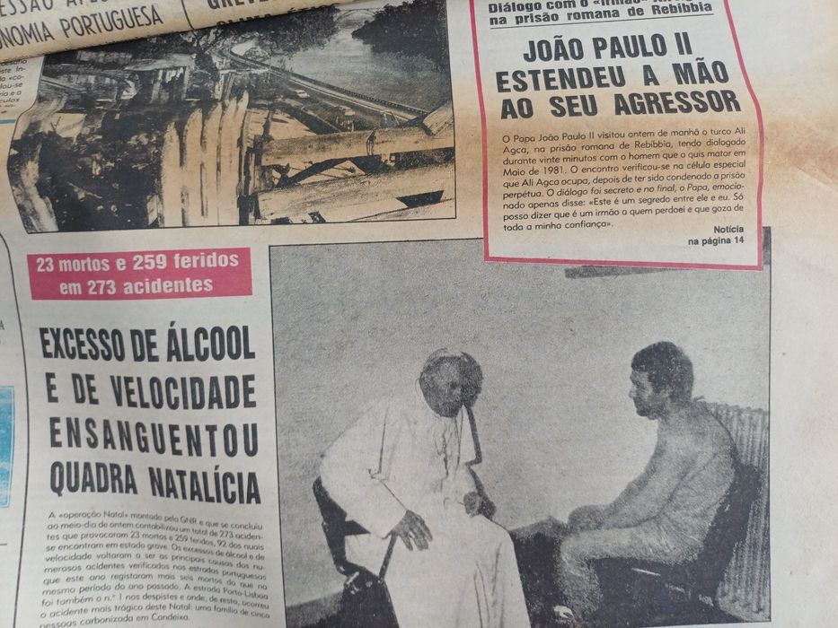 Grande lote de 18 jornais PAPA JOÃO PAULO II