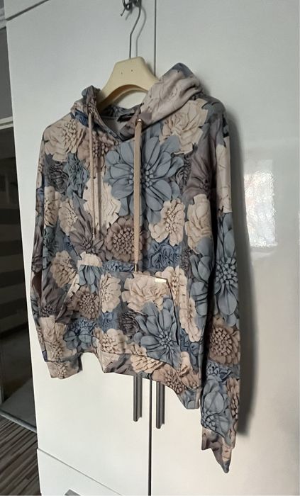 Bluza z kapturem S kwiaty