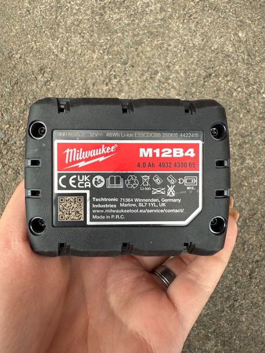 Акумуляторний кабелеріз Milwaukee M12 CC