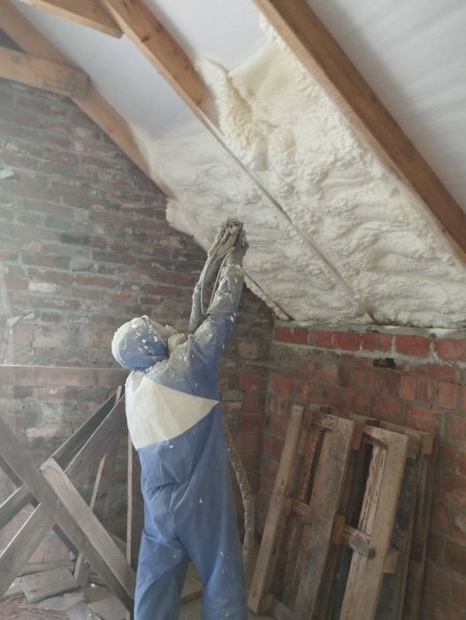 Утеплення пінополіуретаном, піною Жидачів