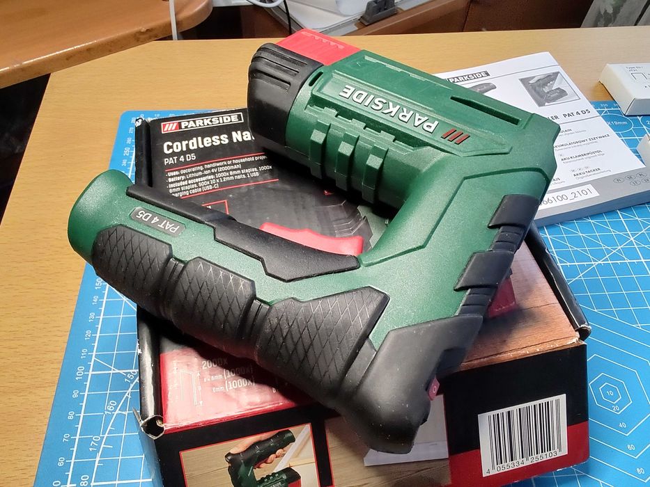 Zszywacz akumulatorowy  Parkside PAT 4 D5 + akcesoria Li-Ion 4V USBC