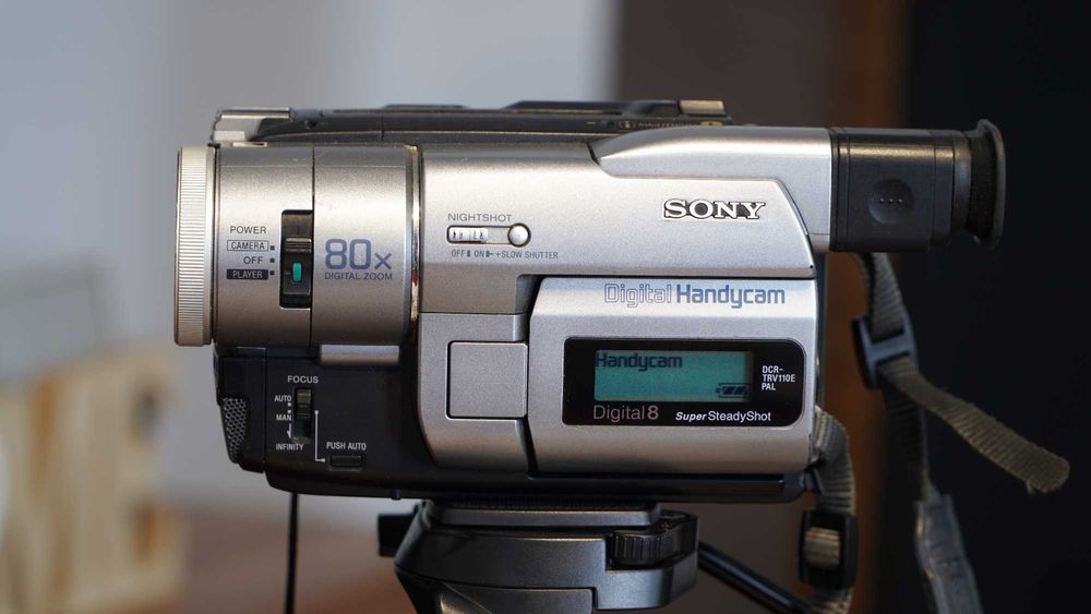 Handycam Sony Digital8 DCR-TRV110E CCD NightShot PAL/NTSC Analog playback
