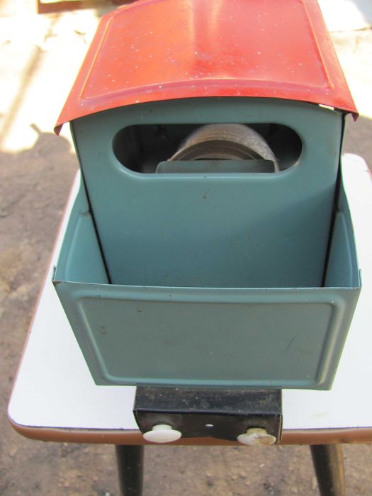 Детская игрушка  паровоз *Салют* СССР