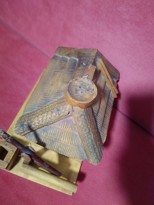 Дерев'яна хатинка