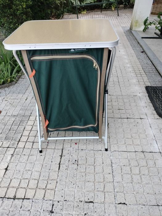 Móvel Quechua para campismo