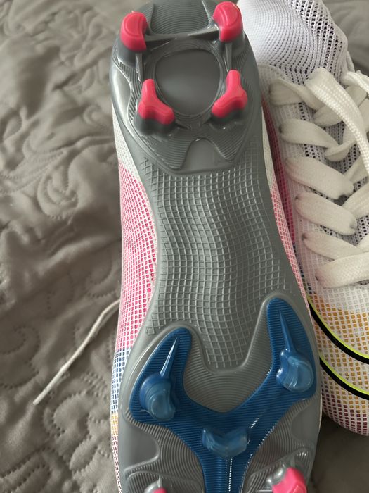 Бутси футбольні 39 розмір