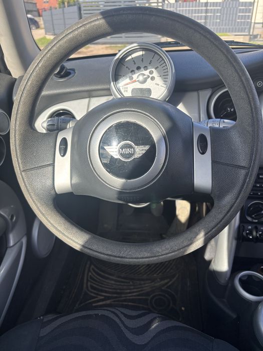 Mini one 1.6 benzyna