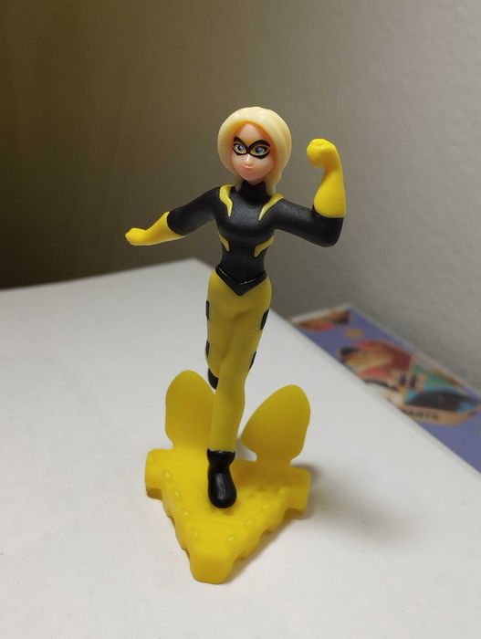 Леди баг и супер-кот киндер пчела