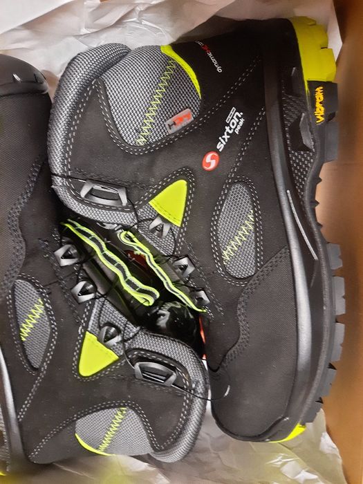 Profesjonalne buty Sixton (boa)