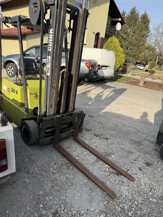 Wózek widłowy akumulatorowy CLARK TM15 triplex