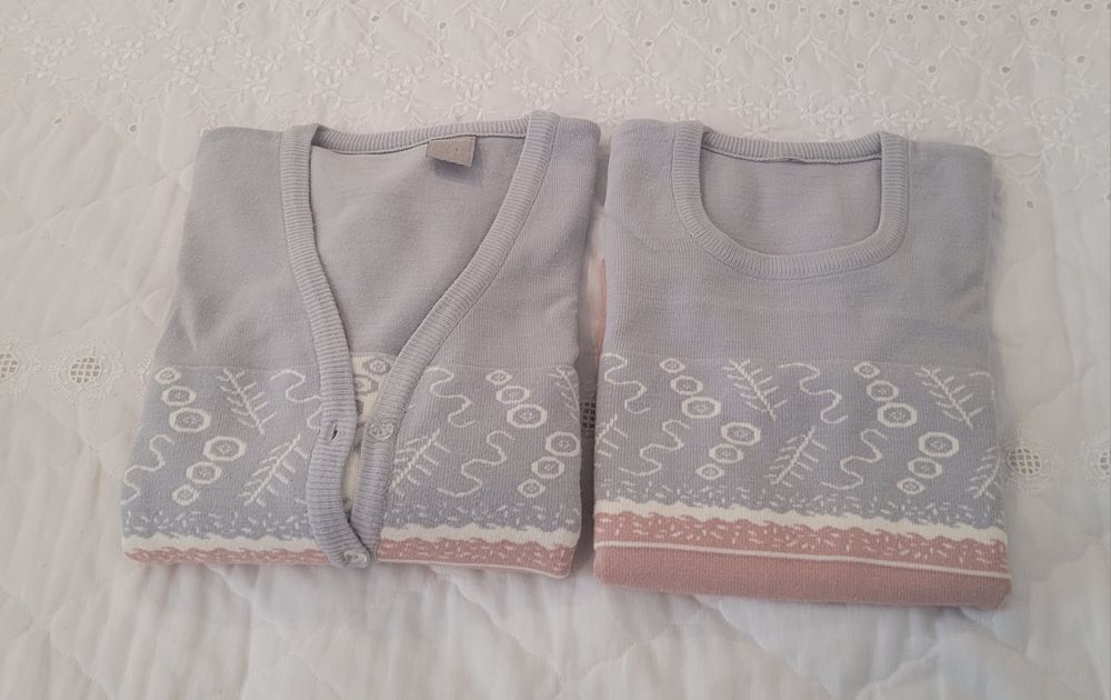 Conjunto de camisola e casaco