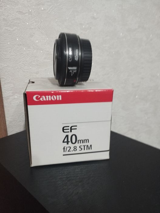 Продам об'єктив Canon EF 40mm 2.8 STM