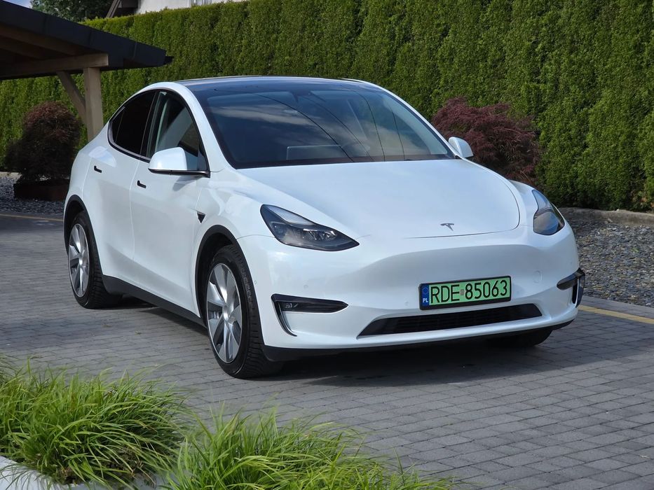 Tesla Y