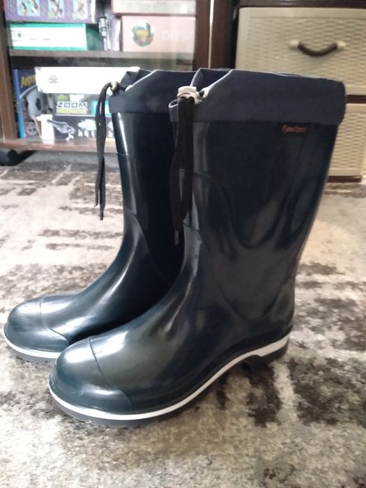 Резиновые сапоги 39-40 размер