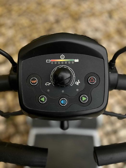 Scooter Elétrica Invacare Leo (Cinzenta) - BATERIA NOVA (Maio 2024)