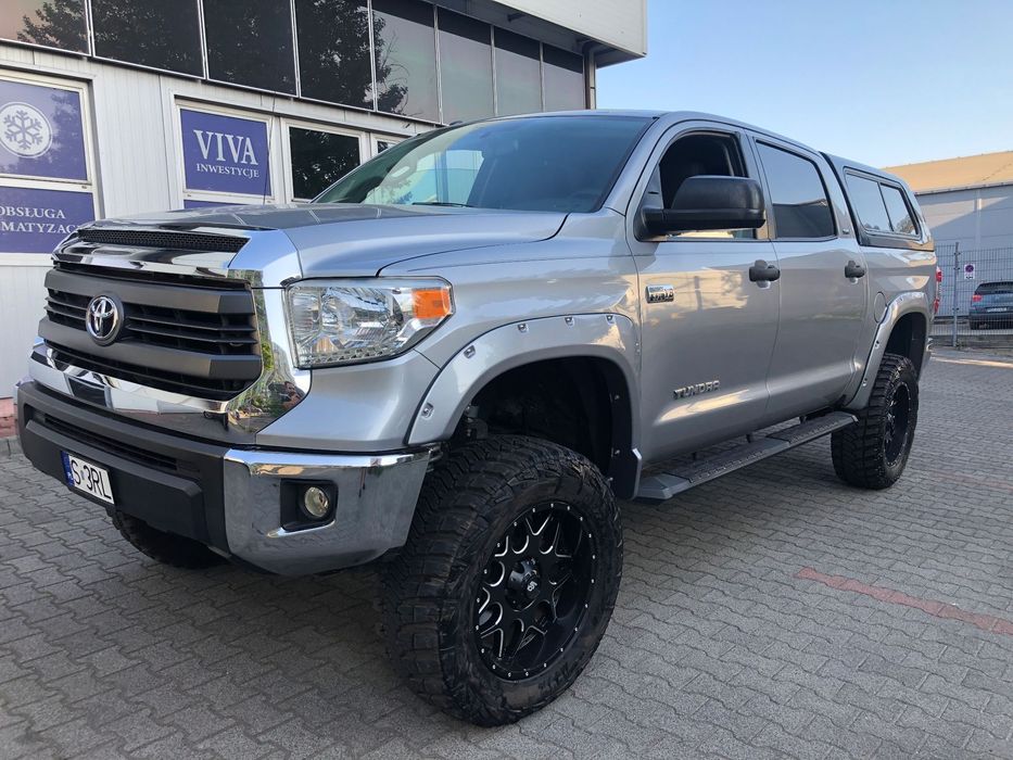 Toyota Tundra Toyota Tundra wersja Crewmax 2016r. 5,7 V8, 381KM (284kW), TSS SR5