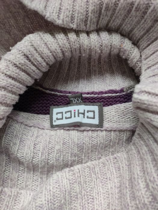 Sweter w paski z golfem