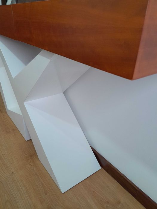 Aparador com espelho