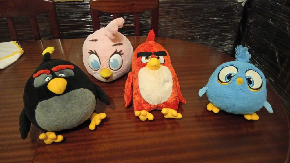 Peluches do jogo e filme "Angry Birds