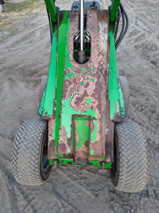 Miniładowarka Avant