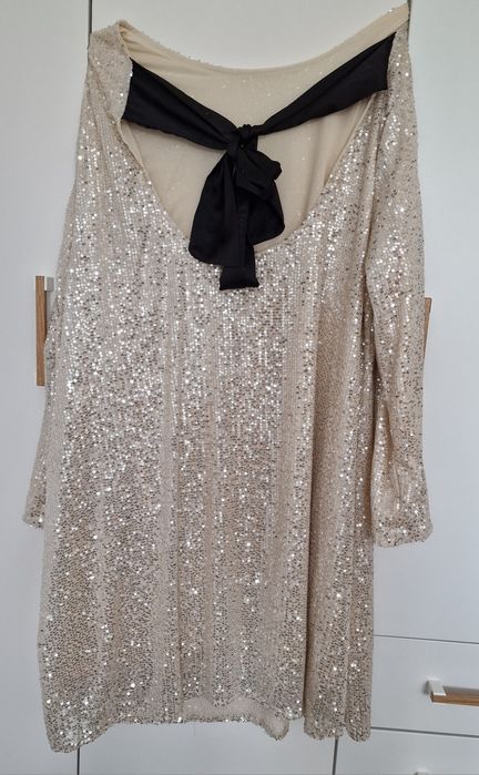 Sukienka z cekinami 3XL