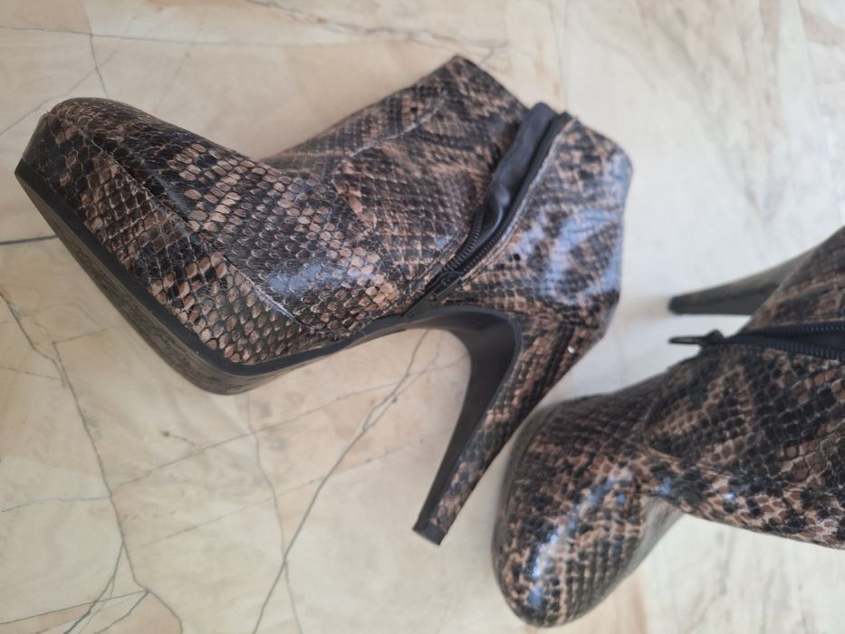 Buty szpilki botki skóra węża