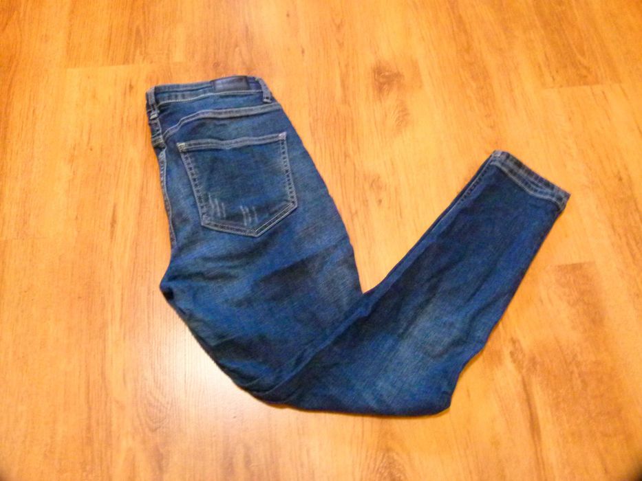 Poco By Pippa spodnie jeans rurki z przetarciami rozm 38 M