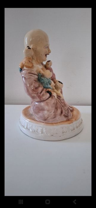 Buda decorativo em cerâmica