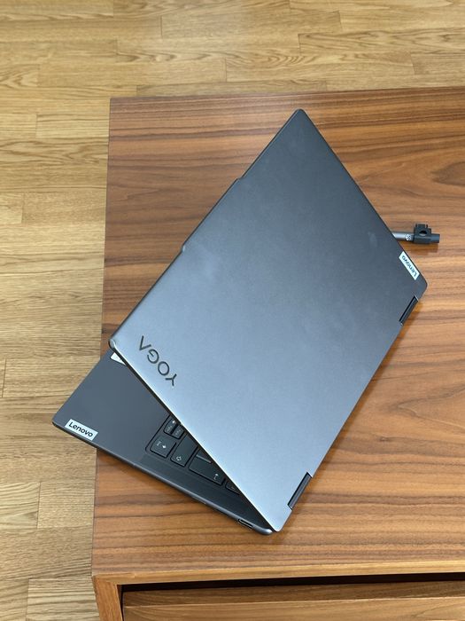 Computador portátil Lenovo YOGA 7 14 (2 em 1)