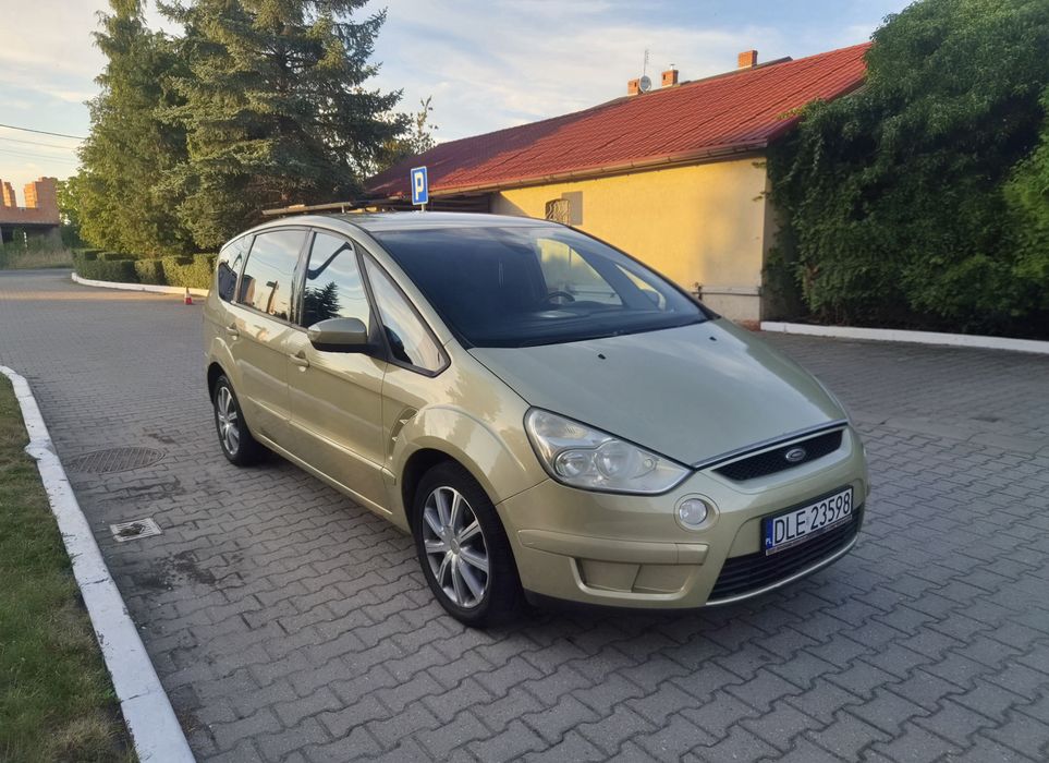 Ford  S-max  2.0, 140km