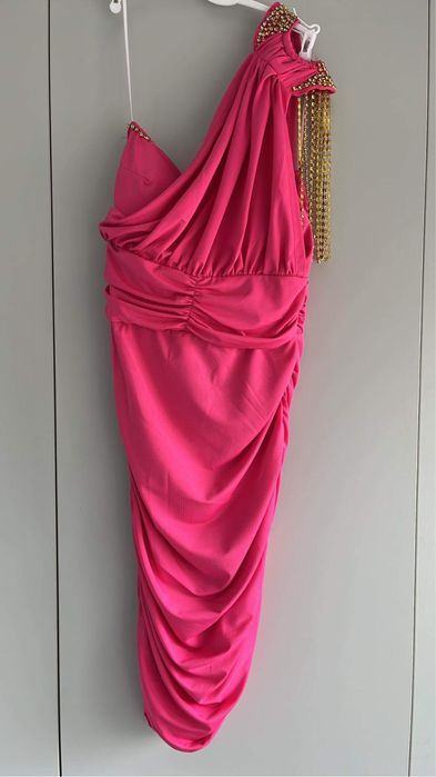 Vestido Ombro Correntes e Strass