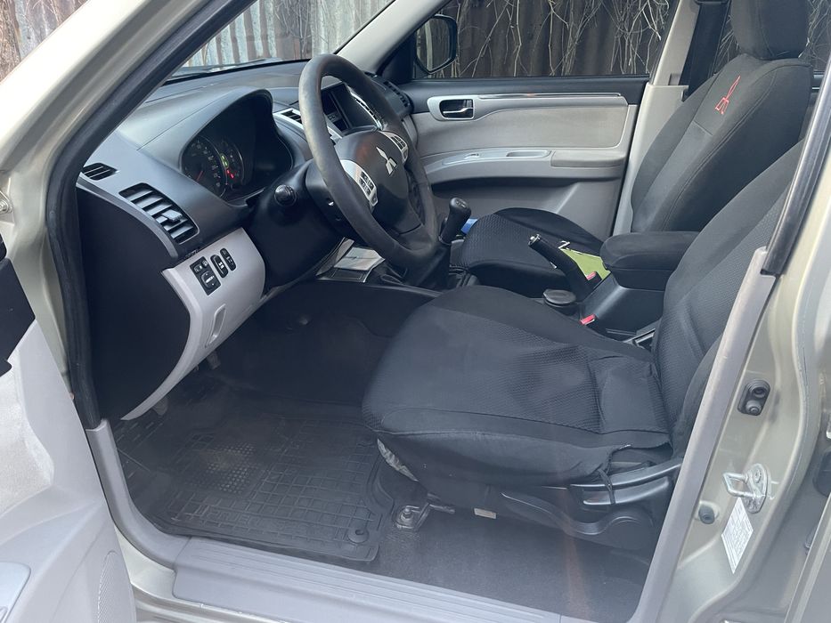 Митсубиси Паджеро спорт