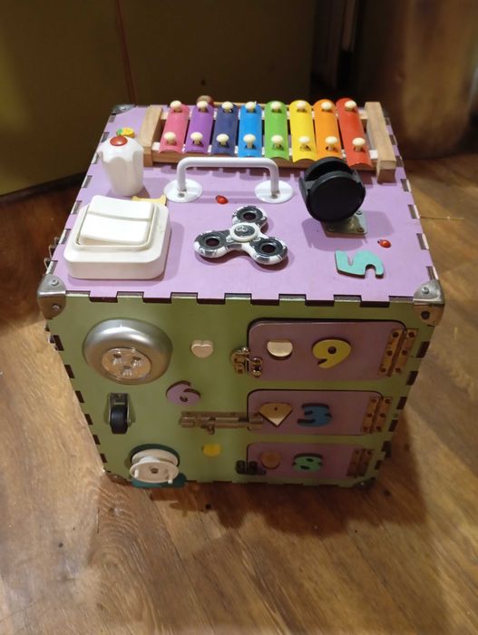 Детский развивающий куб